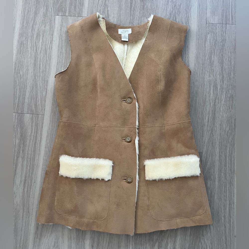 LOFT Faux Suede Sherpa Vest Size 4 Brown Cream Button Front Pockets